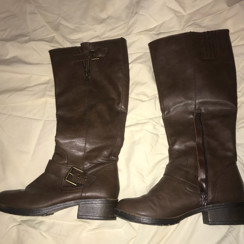 Women’s size 7.5 Tall brown boots